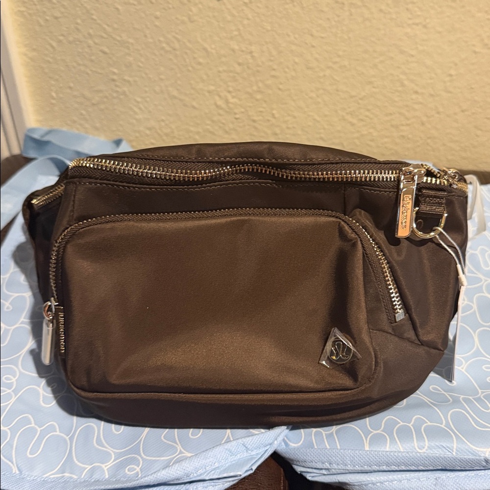 lululemon athletica brown walnut crunch with gold Belt Bag XL - Picture 9 of 9